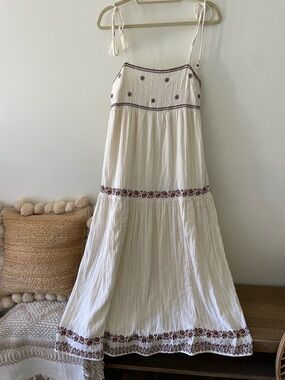 American eagle cream maxi dress #boho #summer dress #cottage size small